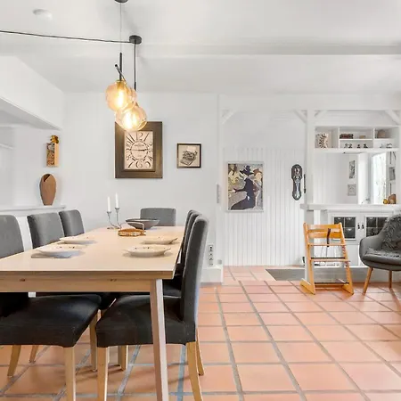 3 Bedroom Beautiful In Feriehus *