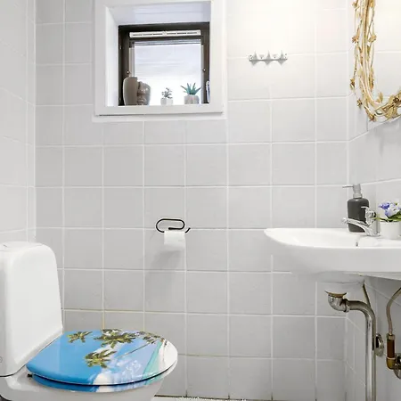 3 Bedroom Beautiful In Feriehus