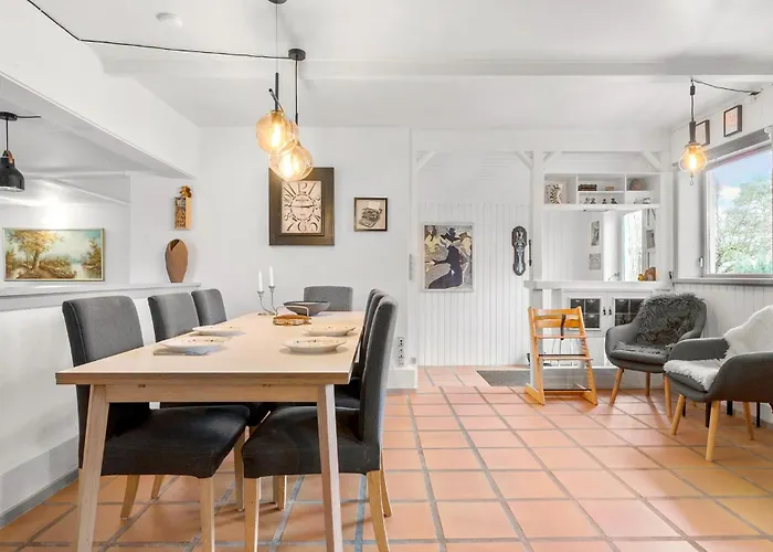 3 Bedroom Beautiful In Feriehus *