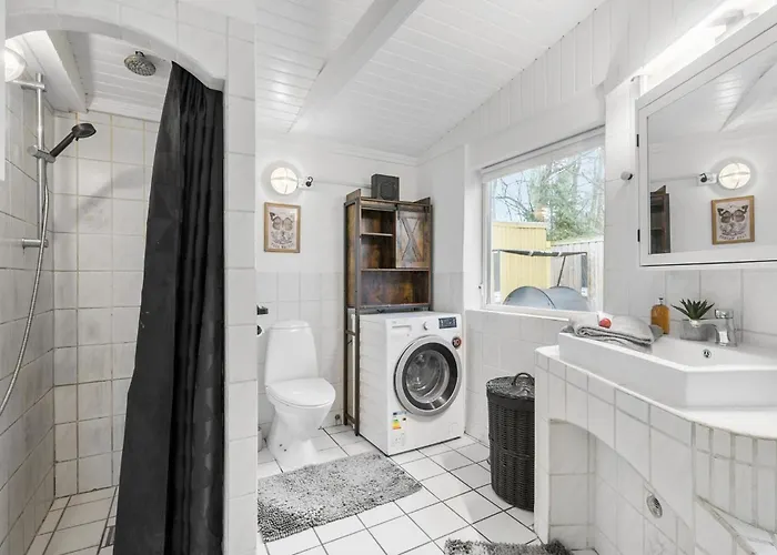3 Bedroom Beautiful In Feriehus *